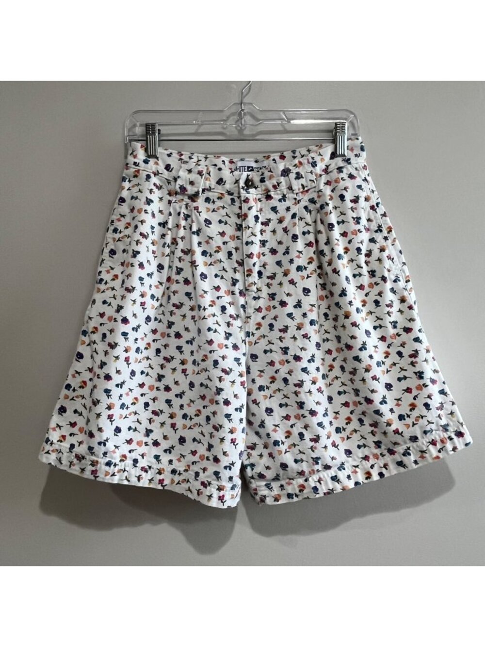 Vtg White Stag High -Waisted Pleated Front Mom Shorts Womens 10 White Floral 80s